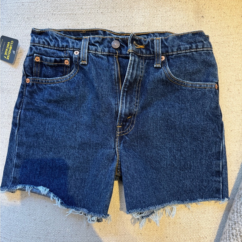 Vintage Levi’s shorts waist 28” (size XXS or XS)